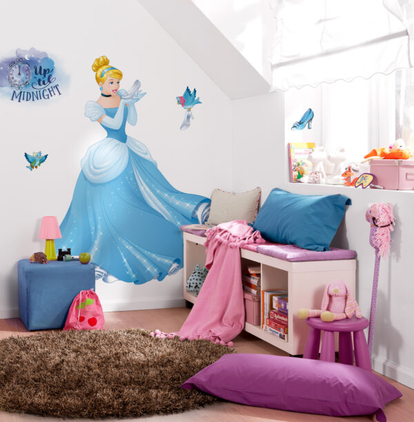 Selbstklebende Vlies Fototapete/Wandtattoo - Cinderella XXL