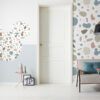 Selbstklebende runde Vliestapete - Mickey Head Terrazzo Bambino